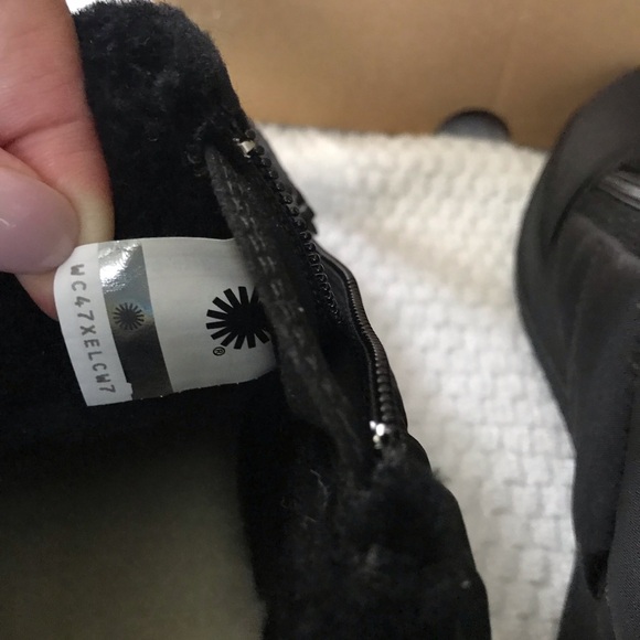 UGG LAKESIDER ZIP PUFF - Picture 5 of 12